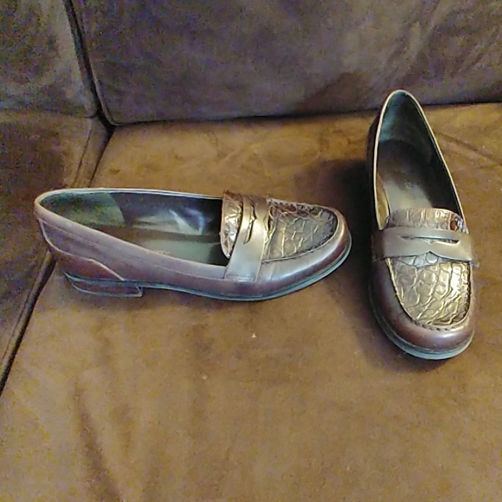 Women's shoes